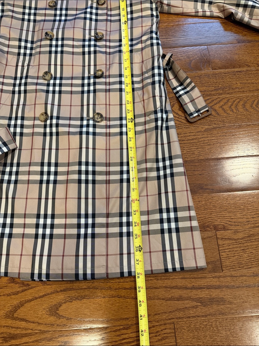 Burberry Beige Plaid Double-Breasted Trench Coat - Picture 8 of 15
